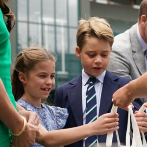 Le prince William, prince de Galles, et Catherine Middleton, princesse de Galles, avec leurs enfants le prince George de Galles, et la princesse Charlotte de Galles, arrivent pour assister à la finale homme du tournoi de Wimbledon 2023 à Londres, le 16 juillet 2023. ©Bestimage