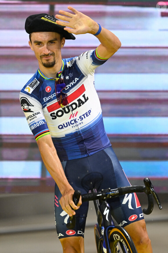 "Il n'est pas dans la position de pouvoir jouer ce personnage. Je trouve que ce n'est pas bien", conclut Cyrille Guimard.

Julian Alaphilippe sur le Tour de France 2023.