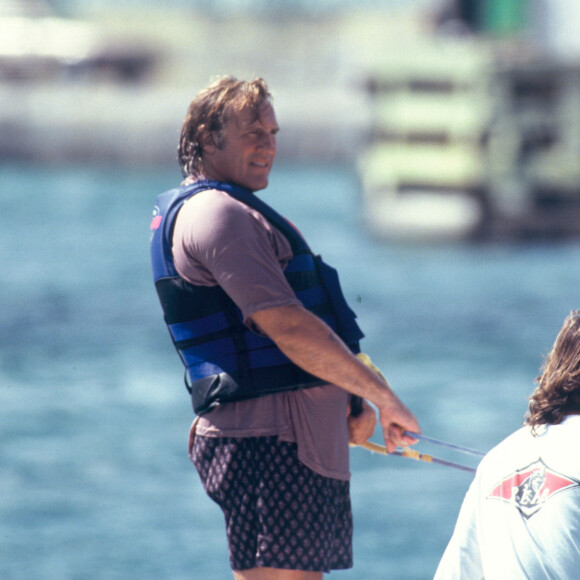 "Vacances à l'île de Beurk", c'est ainsi qu'on pourrait traduire l'intertitre de l'article de "Bild", concernant Gérard Depardieu.
Gérard Depardieu aux Bahamas