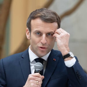 Le président Emmanuel Macron est en visite sur le site de l'ancien hôpital de Saint-Roch, futur Hôtel de Police à Nice le 10 janvier 2022. © Jacques Witt / Pool / Bestimage 