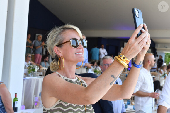 Exclusif - Laeticia Hallyday dans l'Espace VIP lors de la 9ème édition du "Longines Paris Eiffel Jumping" au Champ de Mars à Paris, France, le 25 juin 2023. © Perusseau-Veeren/Bestimage