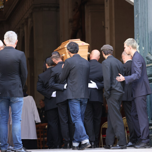 Ben Attal, Marlowe (fils de Lou Doillon), Roman de Kermadec (fils de Kate Barry) - Arrivées des célébrités aux obsèques de Jane Birkin en l'église Saint-Roch à Paris. Le 24 juillet 2023 © Jacovides-KD Niko / Bestimage 