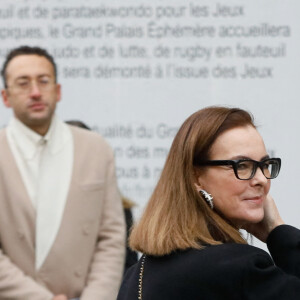 Carole Bouquet - Arrivées au défilé Chanel Haute Couture printemps / été 2023 lors de la fashion week à Paris le 24 janvier 2023. © Christophe Clovis / Veeren / Bestimage 