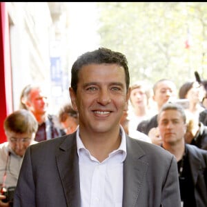 Thierry Gilardi - Présentation des programmes 2007-2008 de TF1 à L'Olympia de Paris.