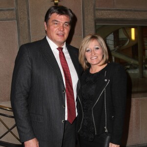 Une maison située en région parisienne, qu'il mettait en vente en 2011 avec son ex-épouse.
David Douillet et son ex-femme Valerie - Diner de Gala de la 'French American Foundation France' au Palais d'Iena à Paris le 27 Novembre 2012.