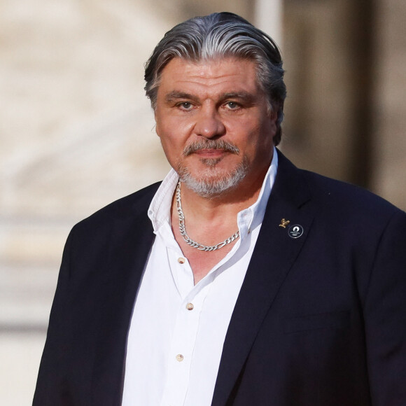 Les Jeux Olympiques approchent à grands pas ! Et la deux propose un concert pour l'occasion ce mardi.
Exclusif - David Douillet (judoka) - Enregistrement de l'émission "Paris deux-mille-vingt-quatre" le concert événement...dans un an les jeux" sur le parvis de l'Hôtel de Ville de Paris. © Tiziano Da Silva-Christophe Clovis / Bestimage
