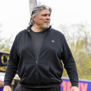 Il a en effet remporté deux titres olympiques : en 1996 à Atlanta, et ern 2000 à Sydney.
David Douillet lors du match de football caritatif pour l'UNICEF opposant la Team Unicef face à la Team Bourg-en-Bresse au stade Jean Laville à Bourg-en-Bresse, France, le 10 avril 2023. L'UNICEF a récolté 10 000€ devant plus de 4000 spectateurs.© Pierre Perusseau/Bestimage