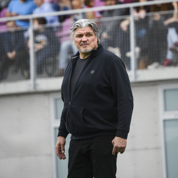 Des succès qui lui ont permis de s'offrir une vie confortable, et notamment une vaste demeure.
David Douillet lors du match de football caritatif pour l'UNICEF opposant la Team Unicef face à la Team Bourg-en-Bresse au stade Jean Laville à Bourg-en-Bresse, France, le 10 avril 2023. L'UNICEF a récolté 10 000€ devant plus de 4000 spectateurs.© Pierre Perusseau/Bestimage
