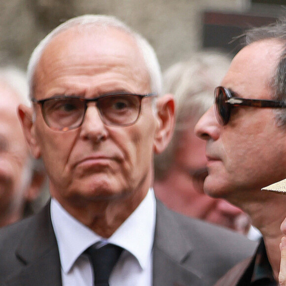 Samuel Benchetrit et sa femme Vanessa Paradis - Sorties des obsèques de Jane Birkin en l'église Saint-Roch à Paris. Le 24 juillet 2023 © Jonathan Rebboah / Panoramic / Bestimage