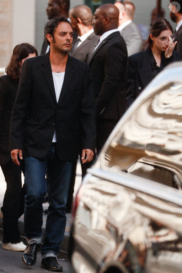 Roman de Kermadec (fils de Kate Barry), Alice Attal - Arrivées des célébrités aux obsèques de Jane Birkin en l'église Saint-Roch à Paris. Le 24 juillet 2023 © Jacovides-KD Niko / Bestimage