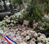 Le repos éternel pour Jane Birkin.
Exclusif - Tombe de Kate Barry recouverte des fleurs des obsèques de Jane Birkin qui a rejoint sa fille dans sa tombe au funérarium du Montparnasse à Paris. Après sa crémation au funérarium du Père Lachaise, son urne a été déposée sur sa tombe. 