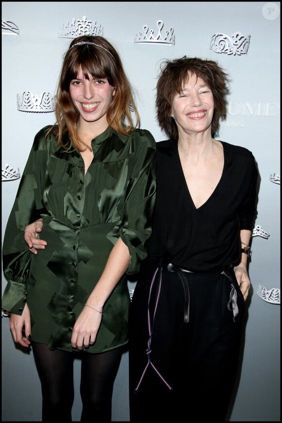 Sur son compte Instagram, l'illustrateur a rendu un dernier hommage à sa belle-mère.
Lou Doillon et Jane Birkin - Soirée d'exposition de la collection Joséphine chez Chaumet.