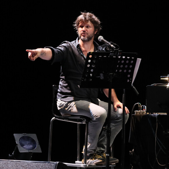 Il y a 20 ans, dans la nuit du 26 au 27 juillet 2003, Bertrand Cantat a tué Marie Trintignant dans une chambre d'hôtel de Vilnius, en Lituanie.
Exclusif - Bertrand Cantat se lance dans une tournée de lecture de textes poétiques avec deux musiciens autour de lui. Cenon, le 22 septembre 2016. © Patrick Bernard/ Bestimage