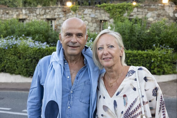 Exclusif - Sophie Cluzel et son mari Bruno - Représentation de la pièce "L'avare" au théâtre de Verdure lors du festival de Ramatuelle le 31 juillet 2023. © Cyril Bruneau / Festival de Ramatuelle / Bestimage