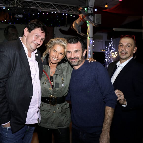 Exclusif - Caroline Margeridon, François Cases Bardina et Stéphane Vanhandenhoven - People à la soirée du lancement du livre "Libre !" de Caroline Margeridon à la Chope des Puces à Saint-Ouen. Le 8 novembre 2021 © Cédric Perrin / Bestimage 