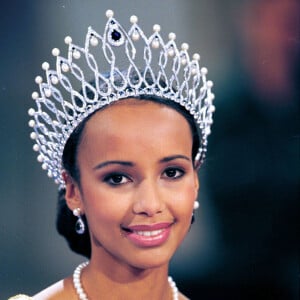 Miss France 2000 - Sonia Rolland - Emission de Télévision - Vivement Dimanche -