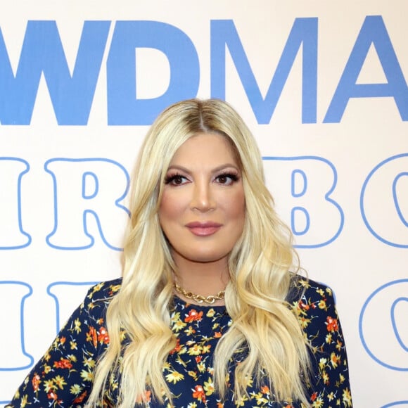 Tori Spelling lors de la mode "90's & 90210" au Mandalay Bay Convention Center de l'hôtel & Casino Mandalay Bay à Las Vegas, Nevada, Etats-Unis, le 6 février 2020.