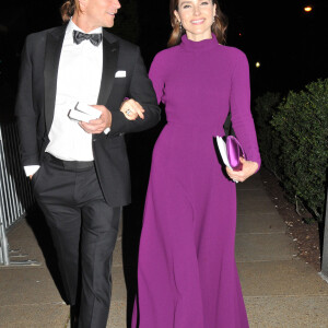 Sophia Bush et son mari Chad Michael Murray à la sortie du dîner annuel des "Associations de Correspondants de la Maison Blanche" à l'hôtel Hilton à Washington DC, le 30 avril 2022.