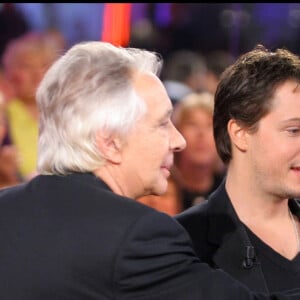 Archive - Michel Sardou avec ses fils Romain et Davy lors de l'enregistrement de "Vivement dimanche' . © Guillaume Gaffiot/bestimage