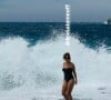 Dernièrement, Léa Salamé a piqué une tête dans la mer ! Pour cette session baignade qui a été immortalisée sur la Toile, la journaliste a opté pour une sublime maillot de bain noir qui mettait à l'honneur sa plastique parfaite.