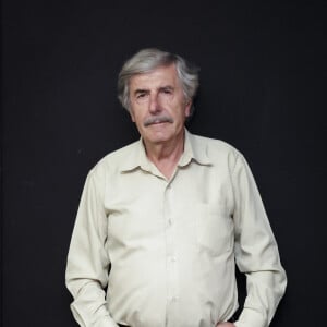 Jusqu'à la fin de leur vie, les deux tourtereaux resteront soudés.
Exclusif - Bernard Menez - Bernard Menez pose en marge de sa venue à Radio J à Paris, France, le 26 juin 2023. © Jack Tribeca/Bestimage 