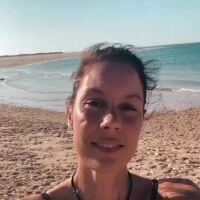 Fanny Leeb survivante du cancer : ses vacances solaires auprès d'un être très cher