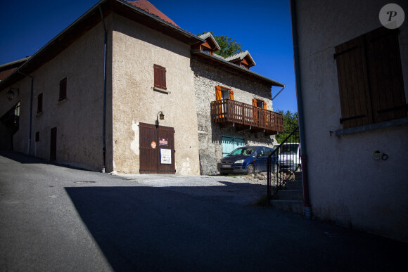 "Le Nouveau Détective" s'est penché sur le patriarche de cette grande famille
La maison des grands-parents d'Émile - Le village du Haut-Vernet où séjournait l'enfant porté disparu, Émile, 2 ans et demi © Thibaut Durand/ABACAPRESS.COM