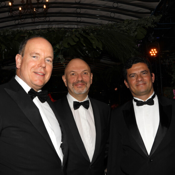 C'est une affaire compliquée que le prince Albert doit affronté
Exclusif - Le prince Albert II de Monaco, Laurent Anselmi et le Dr Sergio Moro - Sous le Haut Patronage et en présence de S.A.S le prince A. II de Monaco, l'association Brasil Monaco project a organisé © Claudia Albuquerque / Bestimage