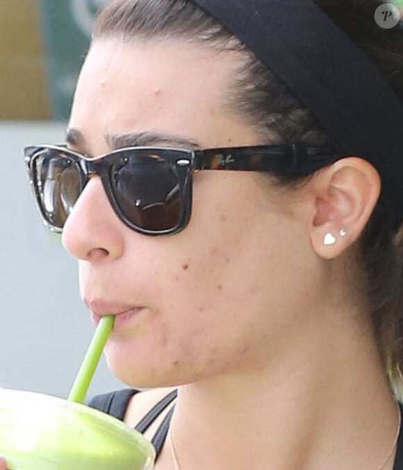 Exclusif - Lea Michele se rend au Earthbar avec une amie apres son cours de gym a West Hollywood, le 19 janvier 2014. Le visage de l'actrice au naturel laisse apparaitre des boutons d'acne.