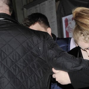 La chanteuse Adele fête ses 26 ans dans le restaurant "Kurobuta pop-up" à Londres le 5 mai 2014. il y avait environ 15 personnes dont le chanteur Elliot Gleave avec sa femme Erin McNsught et Alan Carr.