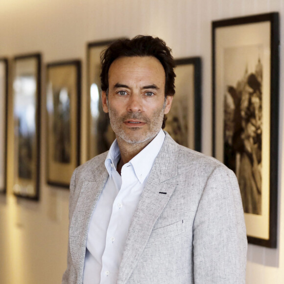 Anthony Delon a passé un message clair.
Exclusif - Anthony Delon lors d'une exposition photographique organisée par Paris-Match sur son père Alain Delon à l'hôtel du Cap-Eden-Roc à Antibes, France © Dylan Meiffret/Nice Matin/Bestimage