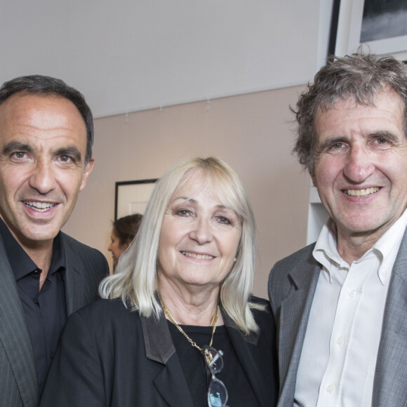 Exclusif - Nikos Aliagas, Julie et son mari Gérard Leclerc - Vernissage de l'exposition "Ames Grecques" de Nikos Aliagas à la galerie Photo 12 à Paris, au profit de l'International Foundation for Greece. Le 26 mai 2016 © Olivier Borde / Bestimage 