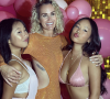 Avec ses deux filles, Jade et Joy, la veuve du Taulier était présente dans une soirée sur le thème Barbie
Laeticia Hallyday sur Instagram
