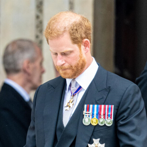 Le prince Harry aurait-il honte de sa calvitie ?
Le prince Harry, duc de Sussex, et Meghan Markle, duchesse de Sussex - Les membres de la famille royale et les invités lors de la messe célébrée à la cathédrale Saint-Paul de Londres, dans le cadre du jubilé de platine (70 ans de règne) de la reine Elisabeth II d'Angleterre. Londres. 