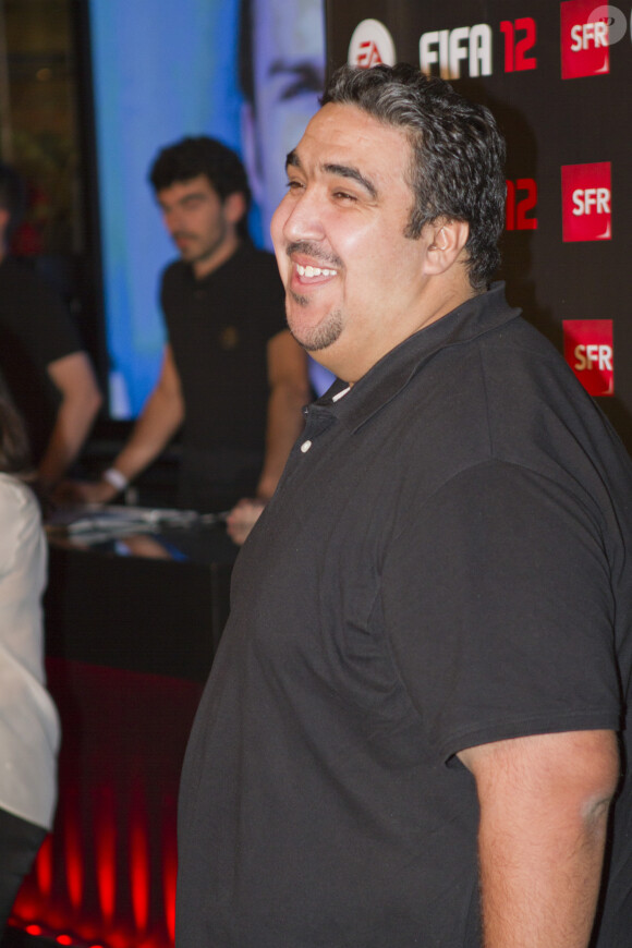 Wahid Bouzidi (Jamel Comedy Club) - Soirée de lancement de Fifa 12 au VIP Room de Paris.