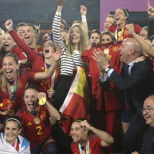 La reine Letizia d'Espagne et sa fille la princesse Sofia assistent à la finale de la Coupe du monde féminine de la FIFA au Stadium Australia à Sydney, Australie, le 20 août 2023. 