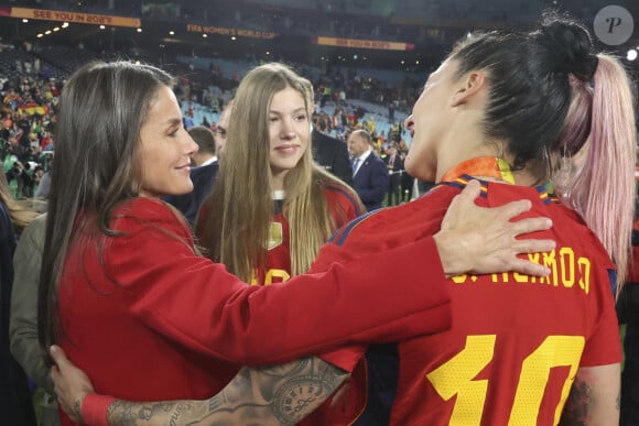 La reine Letizia d'Espagne et sa fille la princesse Sofia assistent à la finale de la Coupe du monde féminine de la FIFA au Stadium Australia à Sydney, Australie, le 20 août 2023. 