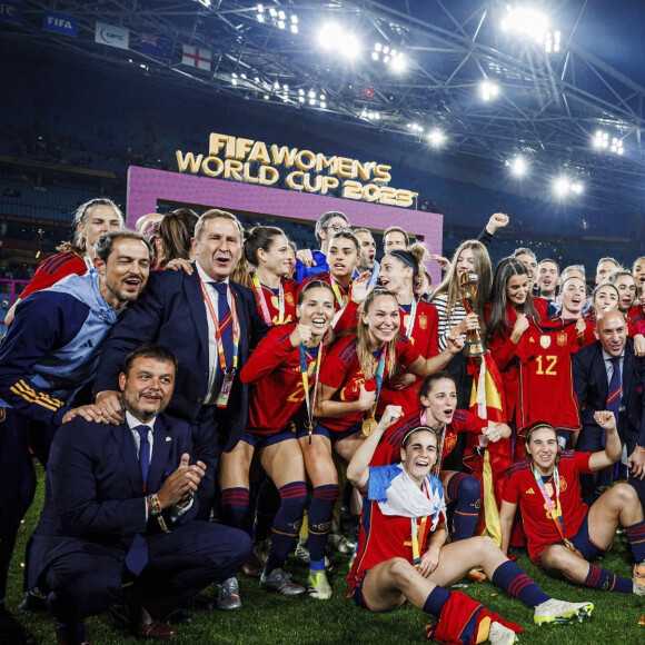La reine Letizia d'Espagne et sa fille la princesse Sofia assistent à la finale de la Coupe du monde féminine de la FIFA au Stadium Australia à Sydney, Australie, le 20 août 2023. 