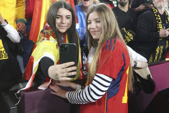 La reine Letizia d'Espagne et sa fille la princesse Sofia assistent à la finale de la Coupe du monde féminine de la FIFA au Stadium Australia à Sydney, Australie, le 20 août 2023. 
