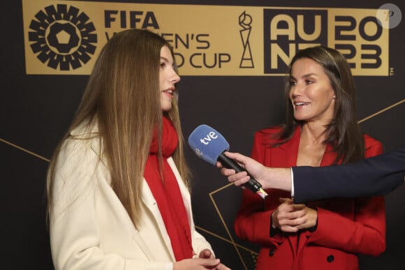 La reine Letizia d'Espagne et sa fille la princesse Sofia assistent à la finale de la Coupe du monde féminine de la FIFA au Stadium Australia à Sydney, Australie, le 20 août 2023. 