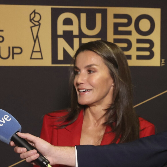 La reine Letizia d'Espagne et sa fille la princesse Sofia assistent à la finale de la Coupe du monde féminine de la FIFA au Stadium Australia à Sydney, Australie, le 20 août 2023. 
