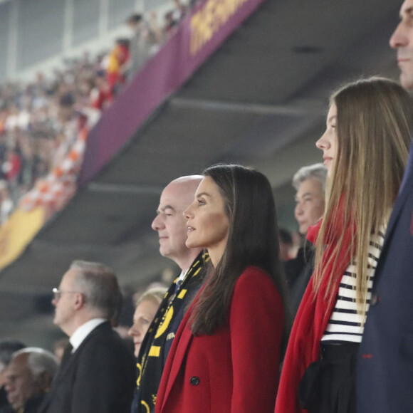 La reine Letizia d'Espagne et sa fille la princesse Sofia assistent à la finale de la Coupe du monde féminine de la FIFA au Stadium Australia à Sydney, Australie, le 20 août 2023. 