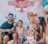 Evidemment, les trois enfants du couple étaient présents.
Alexia Mori demandée en mariage par Stéphane Loubignac lors de leurs vacances en Martinique