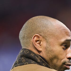 Thierry Henry - T.Riner donne le coup d'envoi du match et le PSG célèbre les médailles olympiques et paralympiques françaises remportées aux derniers Jeux Olympiques de Tokyo. Paris. Le 15 octobre 2021. © JB Autissier / Panoramic / Bestimage