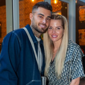 Exclusif - Thibault Garcia et sa femme Jessica Thivenin lors de la soirée " Come Chill with Booba " au bar Le Tube à Dubaï le 21 octobre 2021. © Nicolas Briquet / Bestimage 