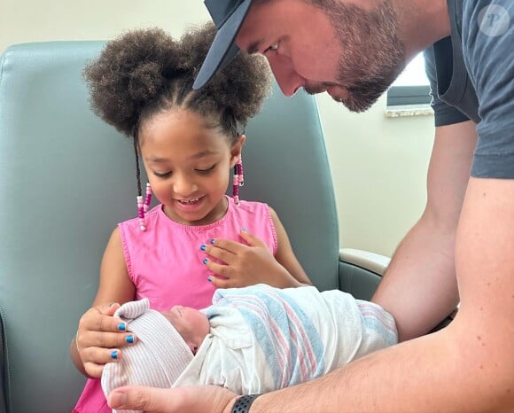 Sa deuxième fille est née
Alexis Ohanian a annoncé la naissance de sa deuxième fille sur Instagram le 22 août 2023.