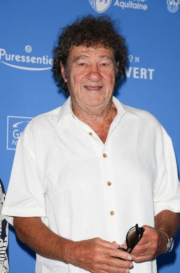 Robert Charlebois - Photocall de la cérémonie d'ouverture du 16ème festival du film francophone (FFA) de Angoulême le 22 août 2023. © Coadic Guirec / Bestimage  Photocall of the opening ceremony of the 16th Francophone Film Festival (FFA) in Angoulême on 22 August 2023 