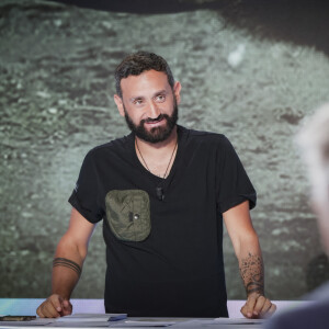 Le 4 septembre prochain, Cyril Hanouna sera de retour sur C8 avec sa nouvelle équipe. Si certains de ses fidèles chroniqueurs s'illustreront encore une fois à ses côtés, d'autres visages ont étoffé ses rangs.
Exclusif - Cyril Hanouna - Plateau de l'émission TPMP (Touche Pas à Mon Poste) présentée en direct par C.Hanouna et diffusée sur C8 à Paris le 13 juin 2023.