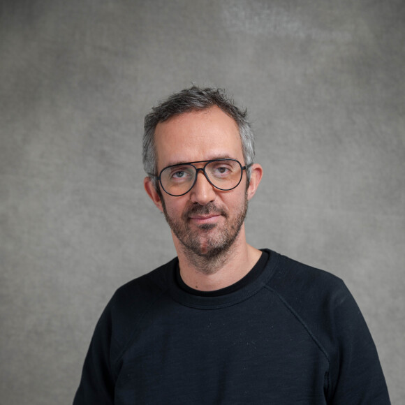 En effet, aux tous débuts, c'est Guillaume Lacroix qui en était le présentateur.
Exclusif - Guillaume Lacroix - Les membres du jury des Globes de Cristal 2019 au restaurant Fouquet's à Paris, France. Le 22 novembre 2018. © Cyril Moreau / Bestimage 
