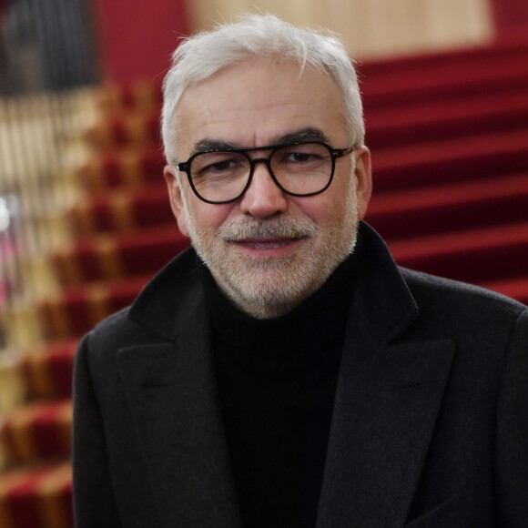 Exclusif - Pascal Praud lors de la première de la pièce de théâtre "L'avare" au Théâtre des Variétés à Paris le 15 janvier 2022 © Rachid Bellak / Bestimage 
